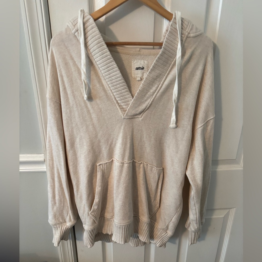 v neck sweatshirt